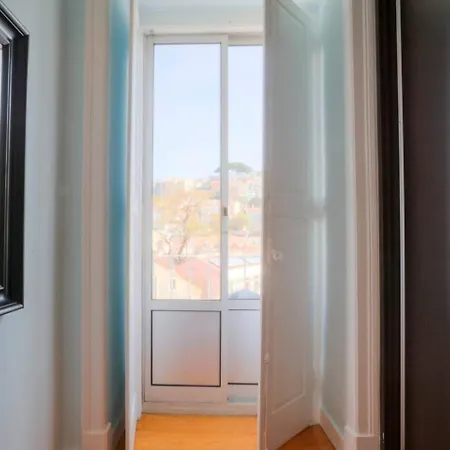 Martim Moniz Лиссабон